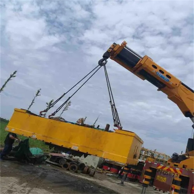 宾阳吊车吊集装箱需要多少钱